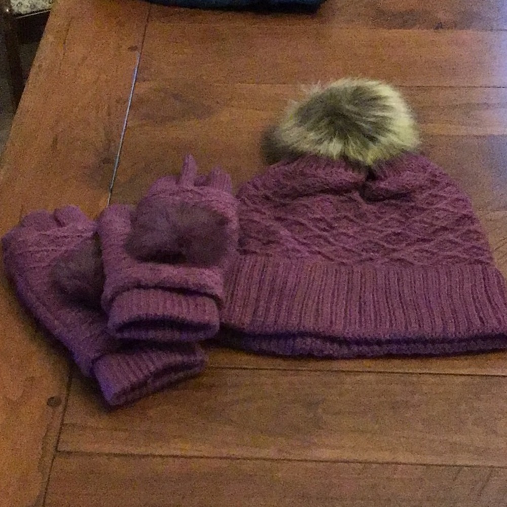 Hat and gloves